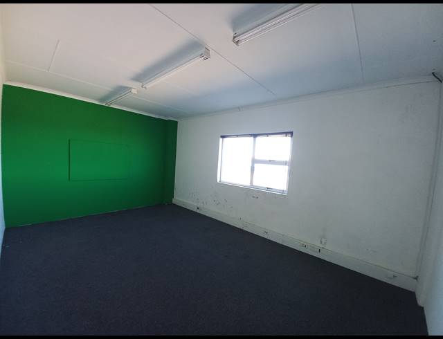 1,304M² WAREHOUSE FOR SALE IN WOODBROOK